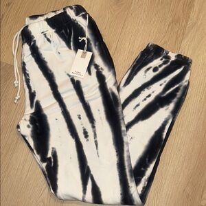 Good American Black and White Tie-Dye Pants